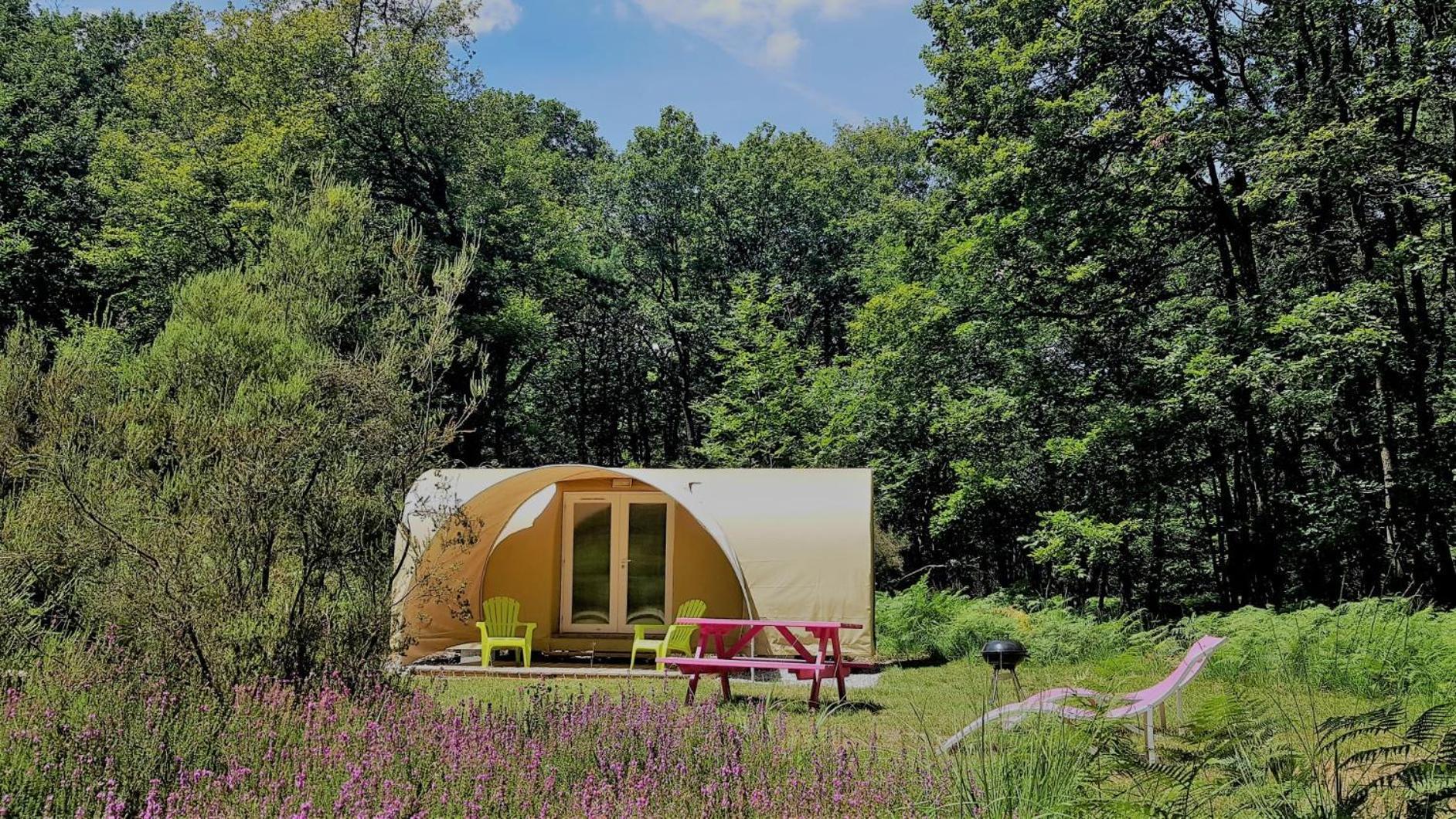 Camping Bois De St Hilaire Chalandray Exterior photo