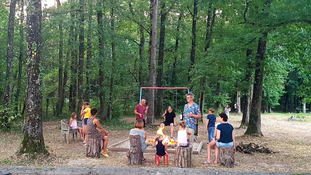 Camping Bois De St Hilaire Chalandray Exterior photo