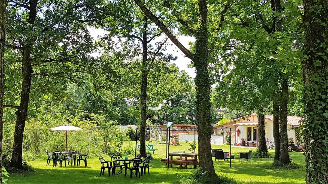 Camping Bois De St Hilaire Chalandray Exterior photo